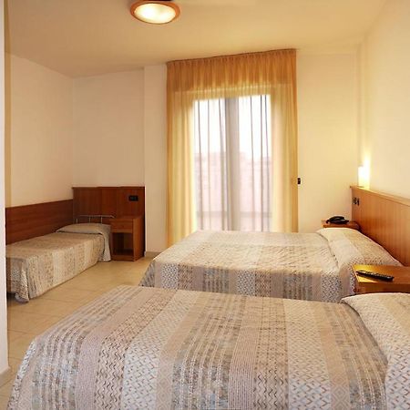 Hotel Alla Rotonda リド・ディ・イエゾロ エクステリア 写真